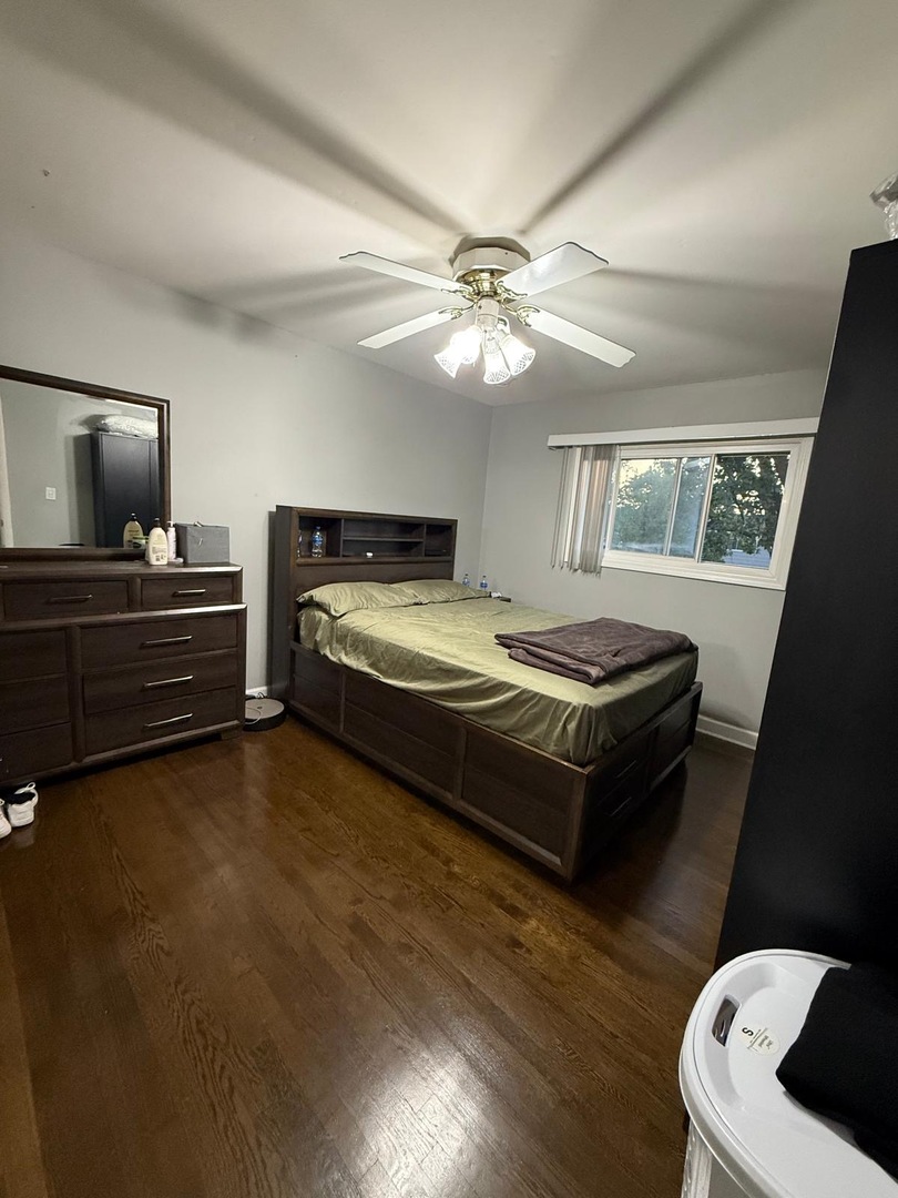 9428 N Oak Avenue, Des Plaines, IL 60016