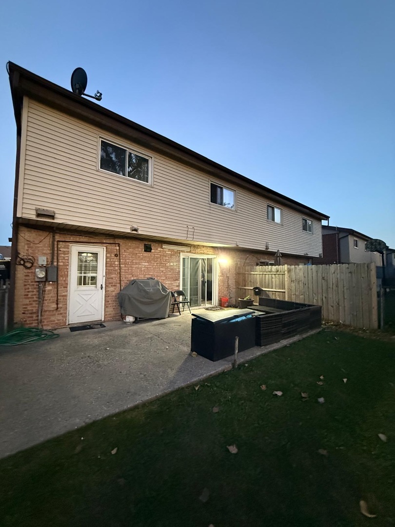 9428 N Oak Avenue, Des Plaines, IL 60016