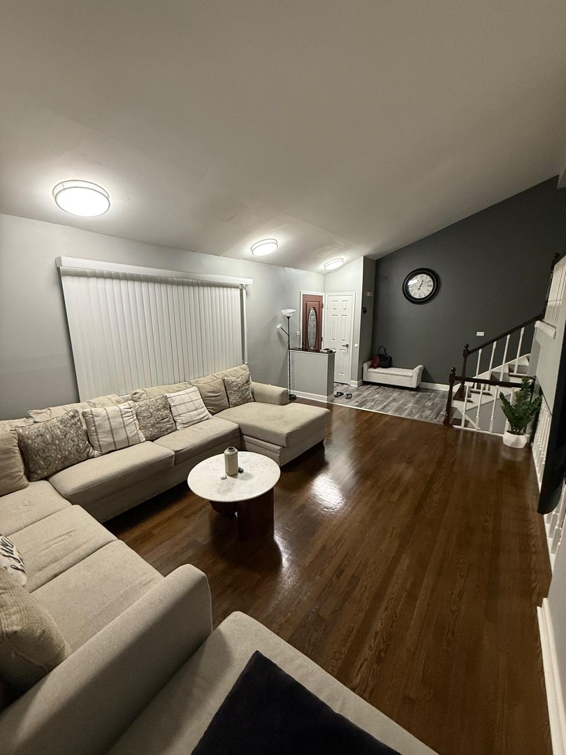 9428 N Oak Avenue, Des Plaines, IL 60016