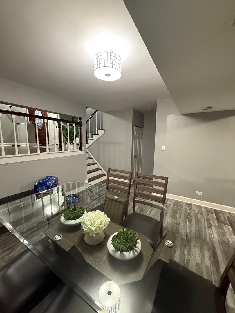 9428 N Oak Avenue, Des Plaines, IL 60016