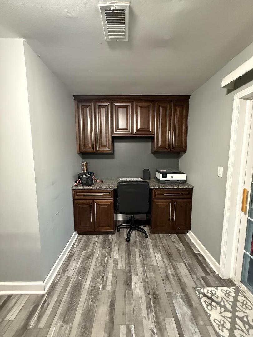 9428 N Oak Avenue, Des Plaines, IL 60016