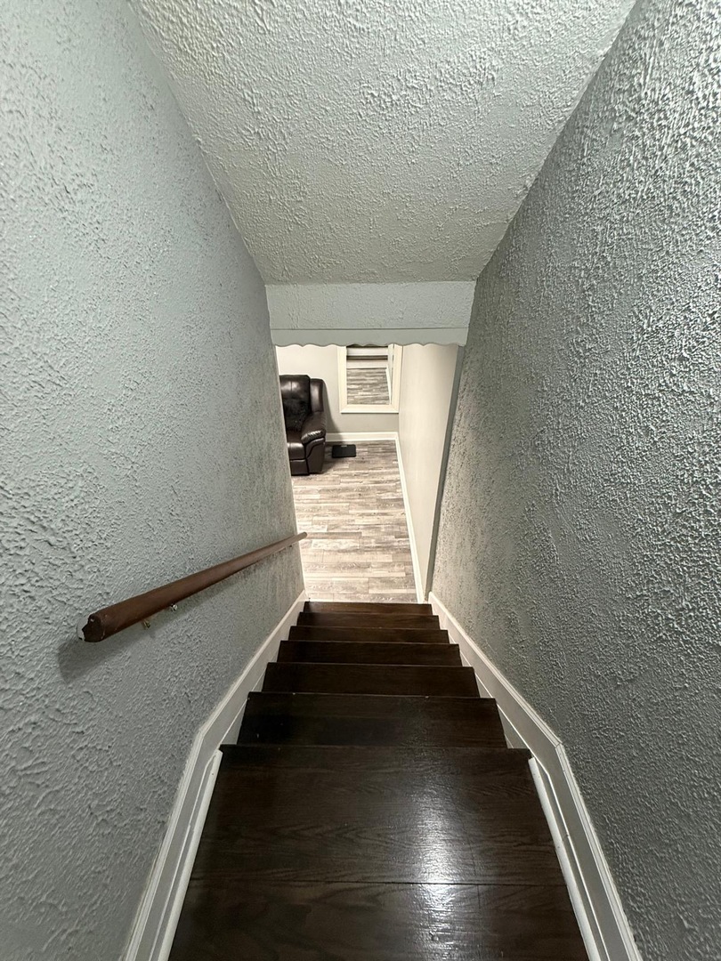 9428 N Oak Avenue, Des Plaines, IL 60016