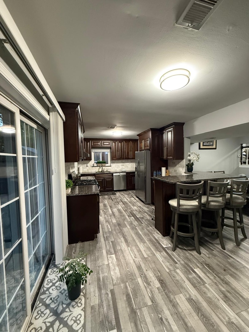 9428 N Oak Avenue, Des Plaines, IL 60016