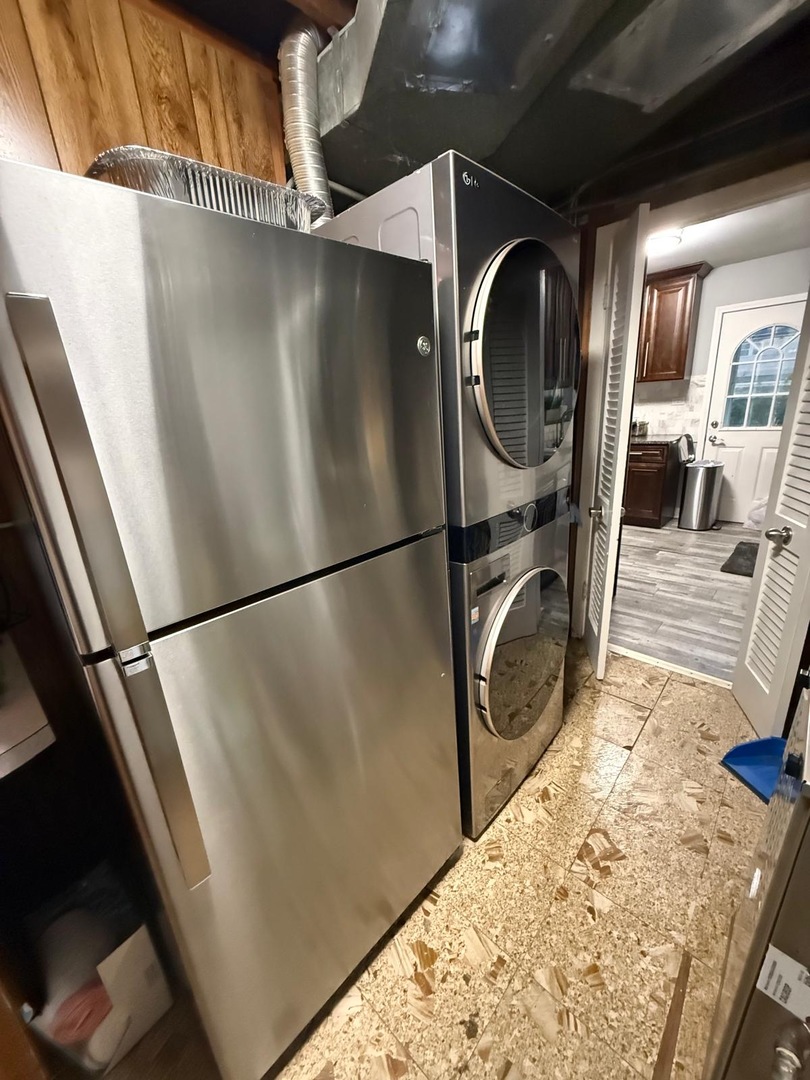 9428 N Oak Avenue, Des Plaines, IL 60016