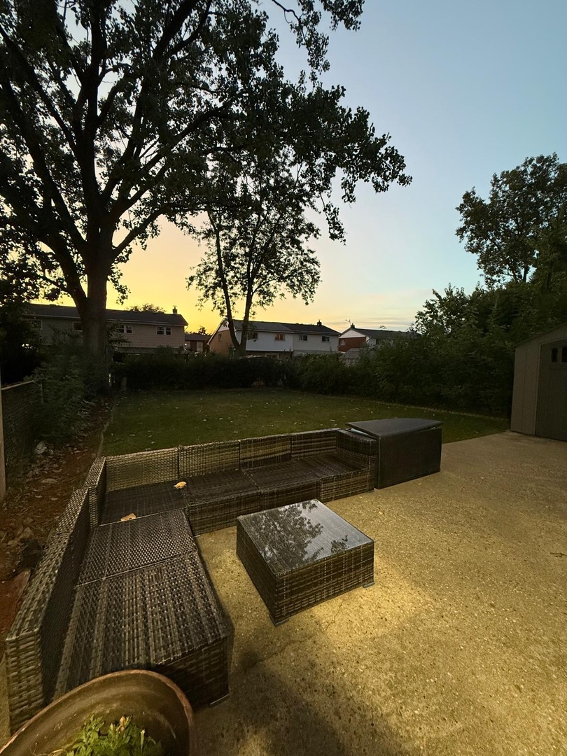 9428 N Oak Avenue, Des Plaines, IL 60016