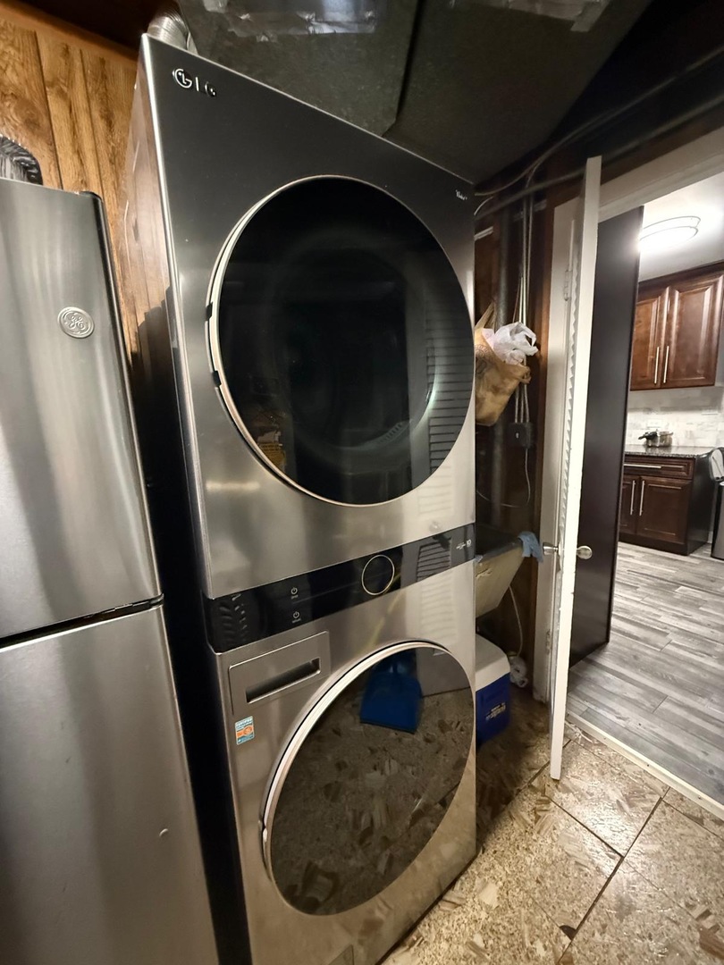 9428 N Oak Avenue, Des Plaines, IL 60016