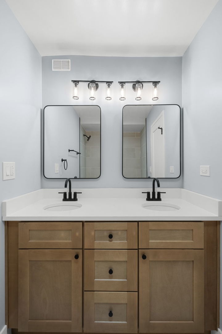 6007 N Sheridan Road #11K, Chicago, IL 60660