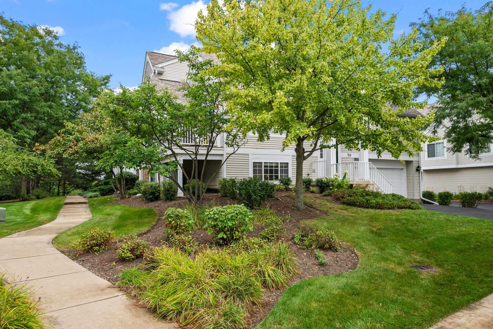 70 CHERBOURG Court #70, Wheeling, IL 60090