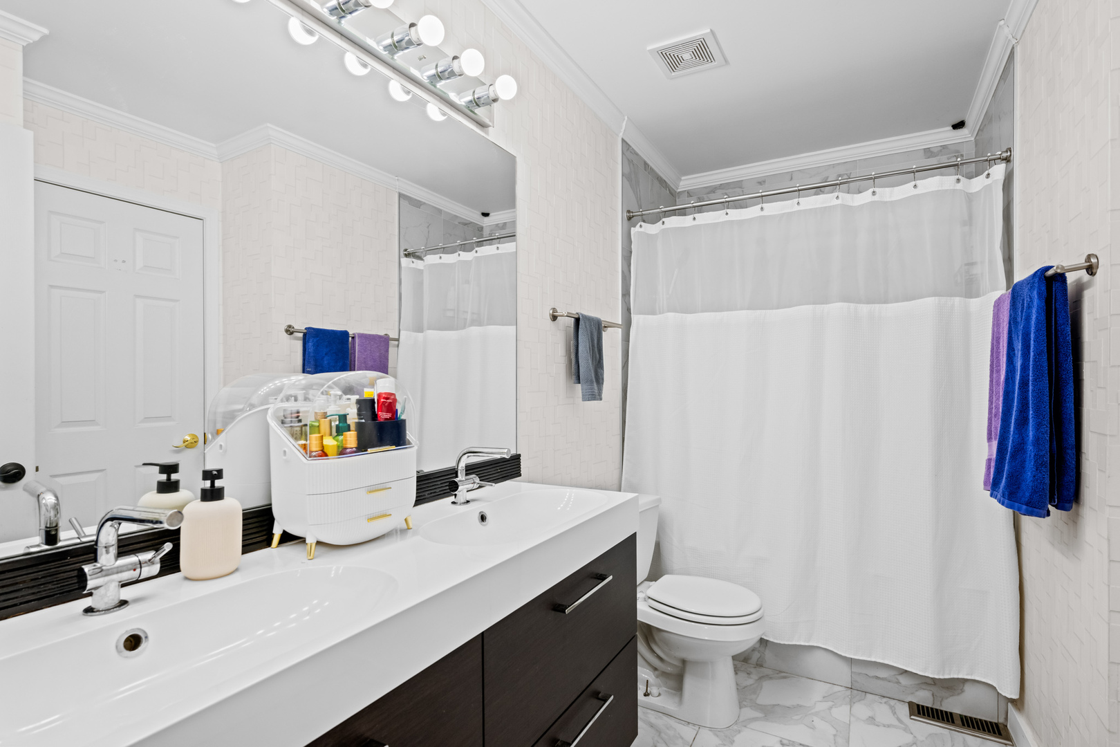 70 CHERBOURG Court #70, Wheeling, IL 60090