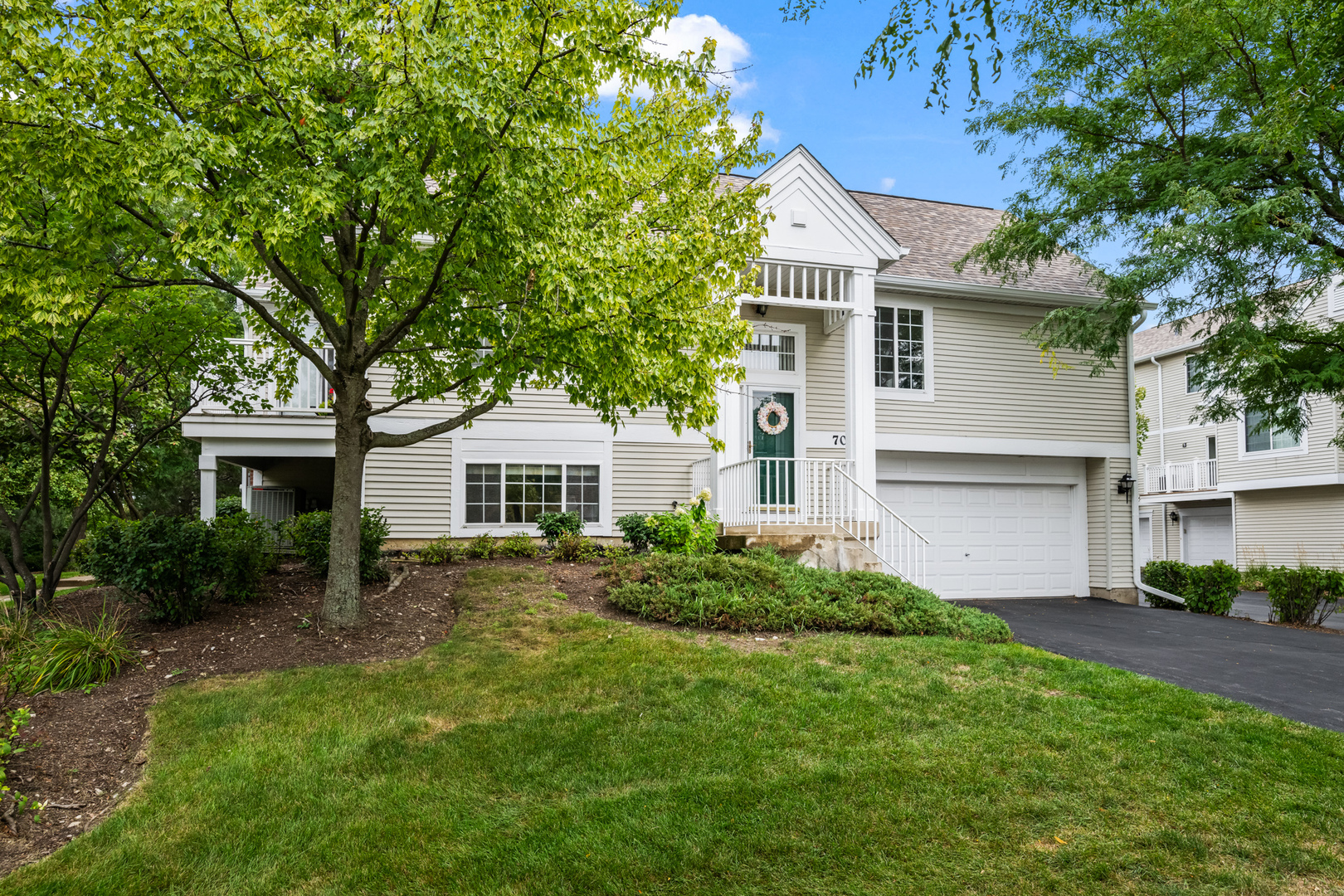 70 CHERBOURG Court #70, Wheeling, IL 60090