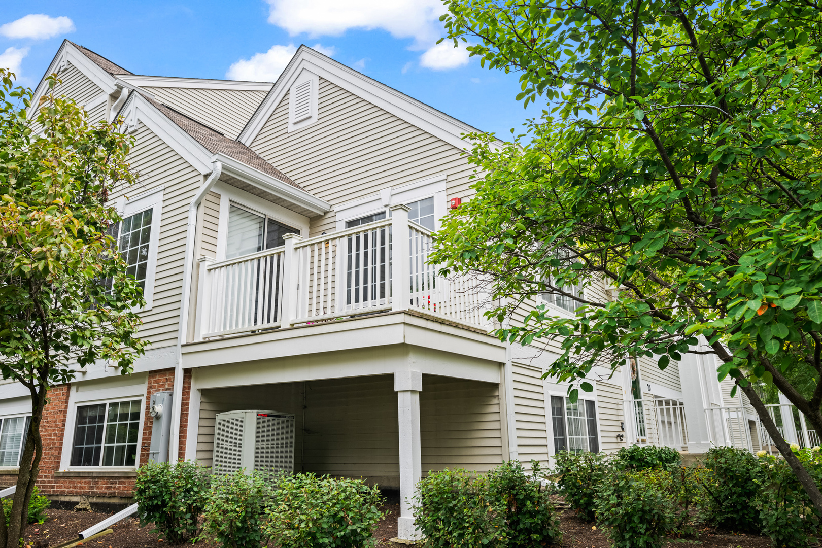 70 CHERBOURG Court #70, Wheeling, IL 60090