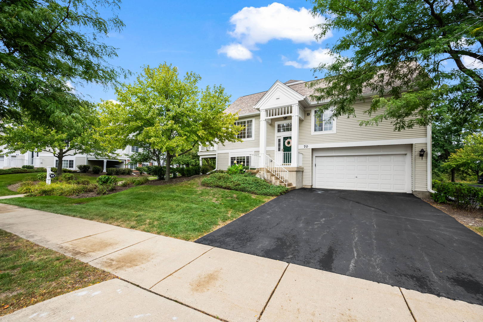 70 CHERBOURG Court #70, Wheeling, IL 60090