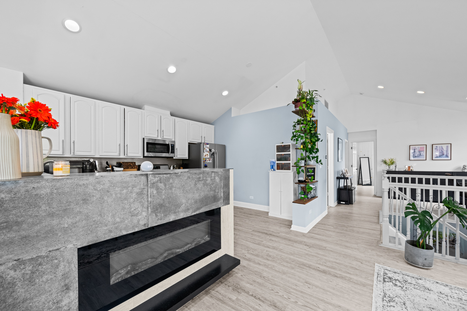 70 CHERBOURG Court #70, Wheeling, IL 60090