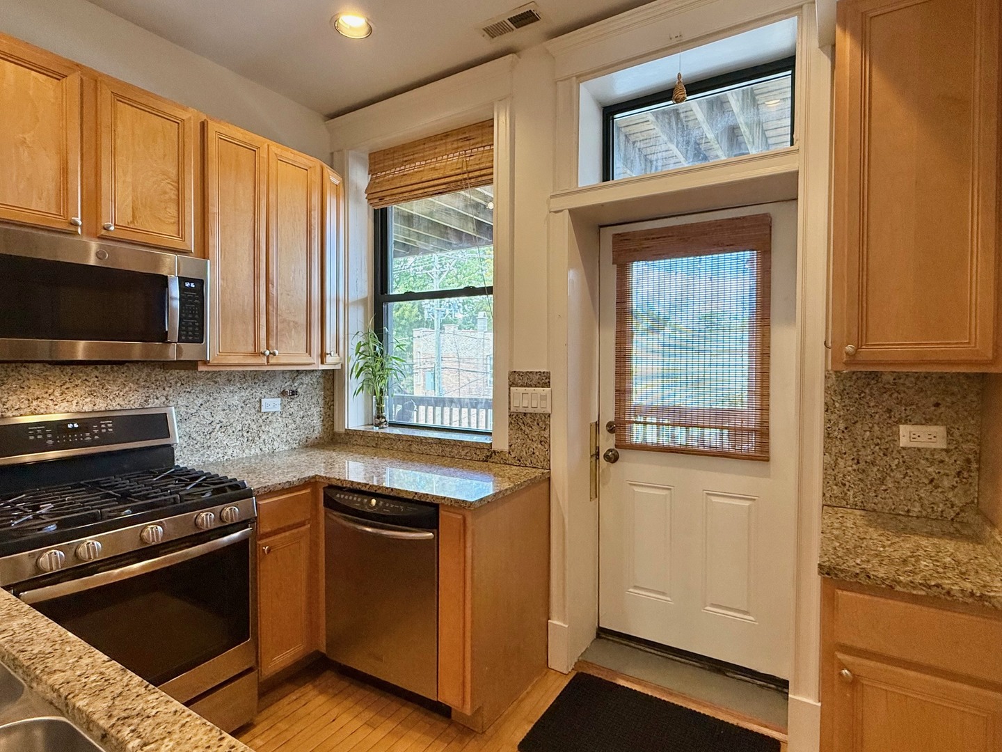 2918 W LOGAN Boulevard #2E, Chicago, IL 60647