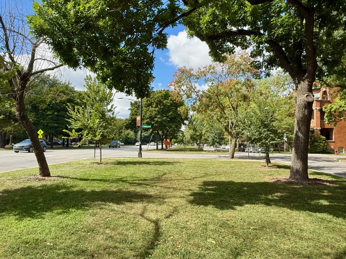 2918 W LOGAN Boulevard #2E, Chicago, IL 60647