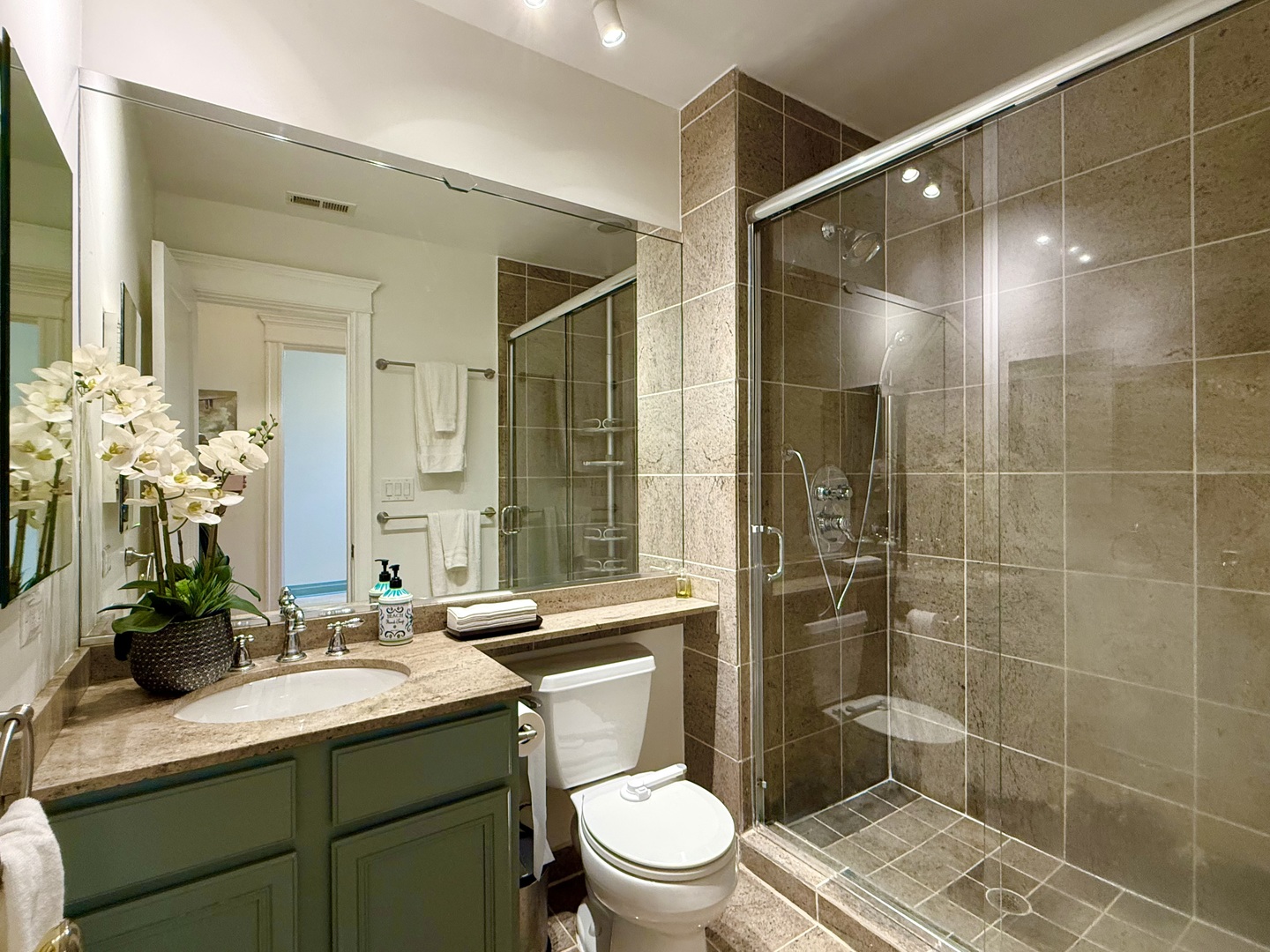 2918 W LOGAN Boulevard #2E, Chicago, IL 60647