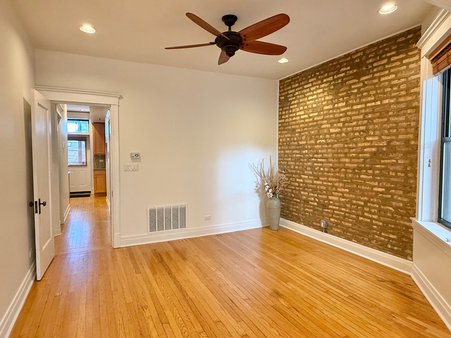 2918 W LOGAN Boulevard #2E, Chicago, IL 60647