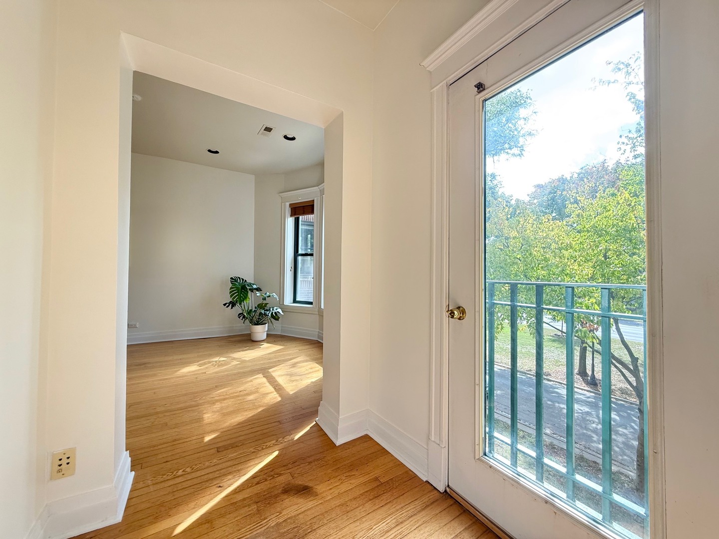 2918 W LOGAN Boulevard #2E, Chicago, IL 60647