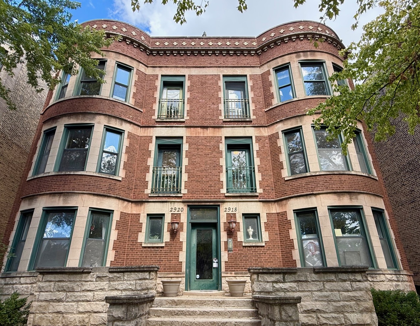 2918 W LOGAN Boulevard #2E, Chicago, IL 60647