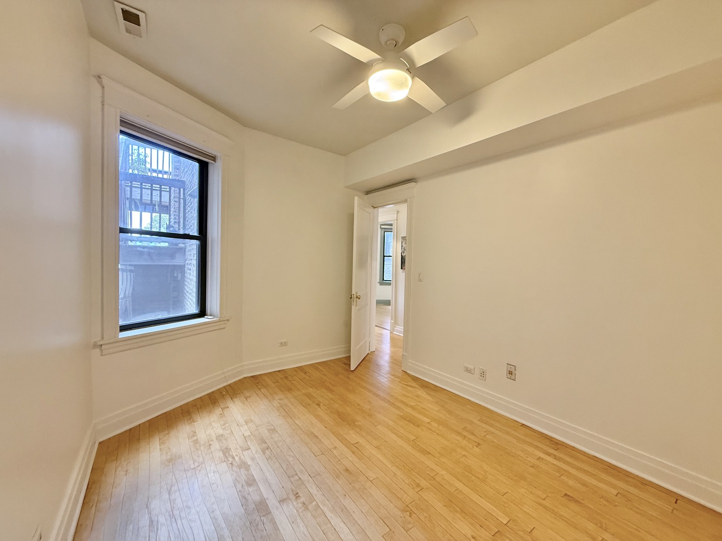 2918 W LOGAN Boulevard #2E, Chicago, IL 60647
