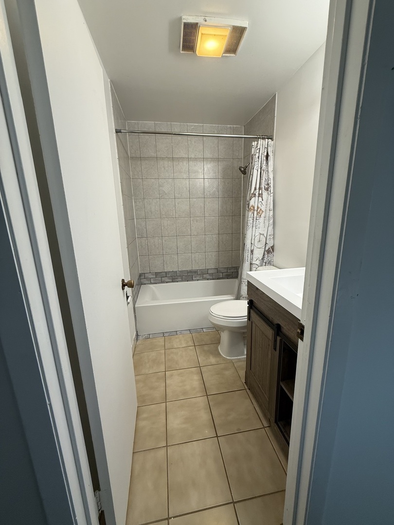 271 Northgate Parkway #E, Wheeling, IL 60090