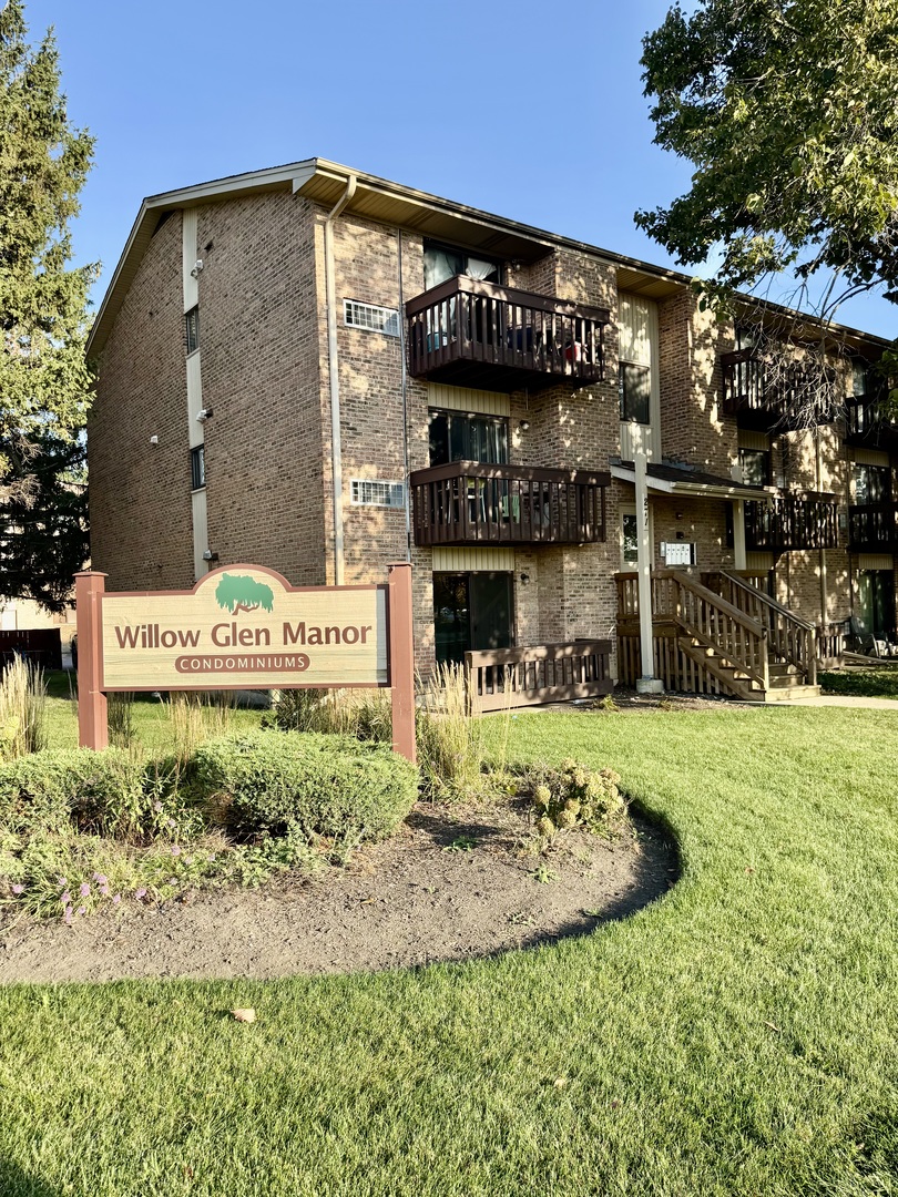 271 Northgate Parkway #E, Wheeling, IL 60090