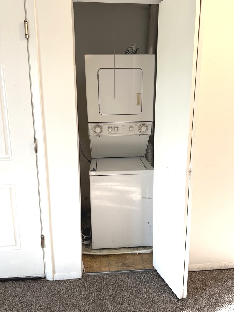 271 Northgate Parkway #E, Wheeling, IL 60090