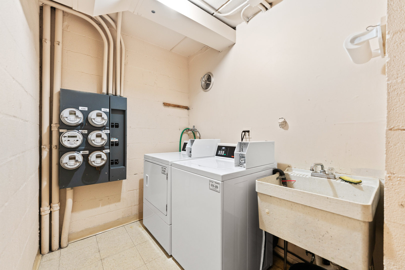 8025 W Oconnor Drive #4C, River Grove, IL 60171