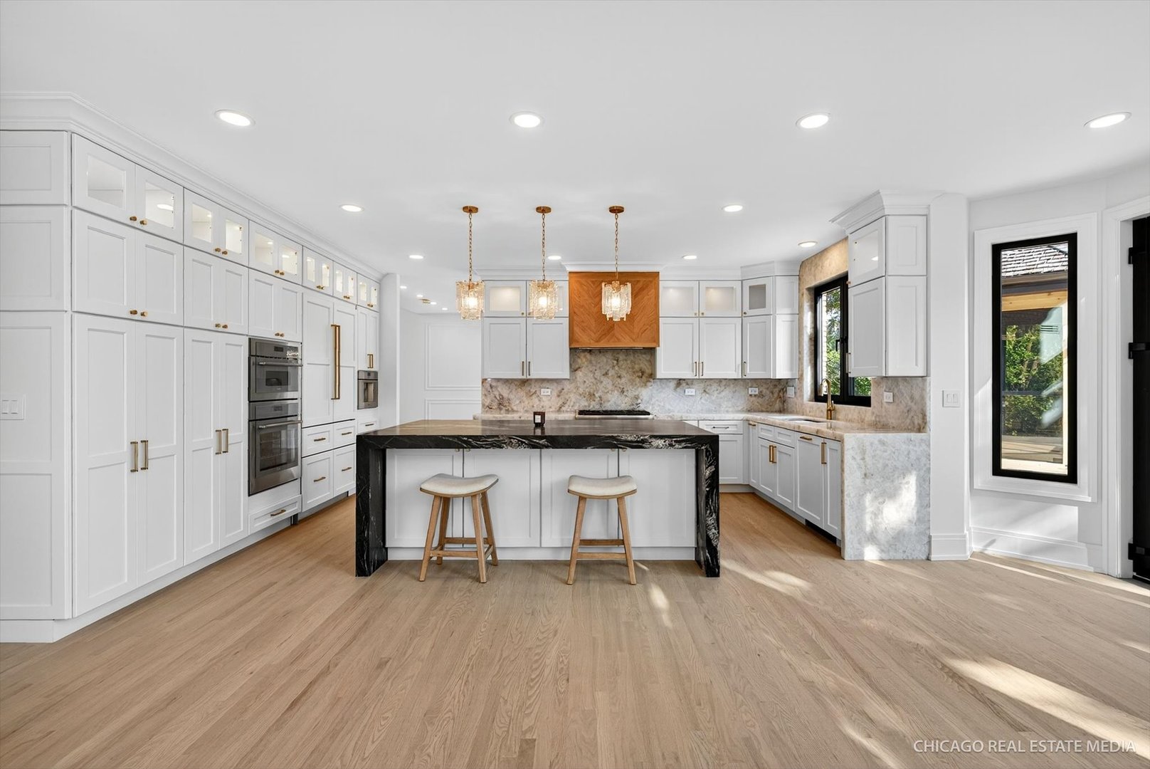 9427 Falling Waters Drive, Burr Ridge, IL 60527