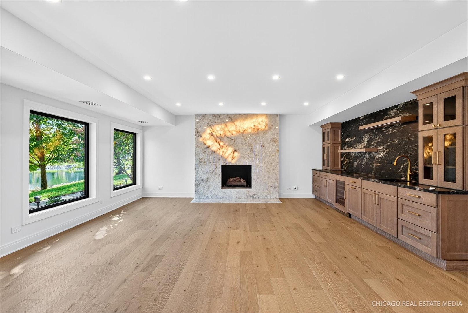 9427 Falling Waters Drive, Burr Ridge, IL 60527