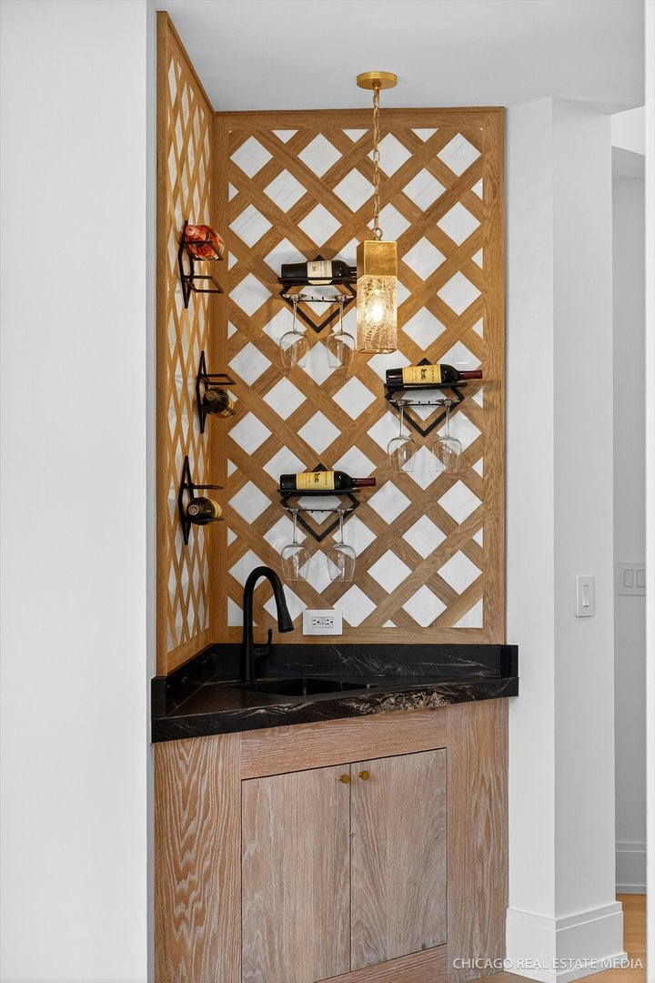 9427 Falling Waters Drive, Burr Ridge, IL 60527