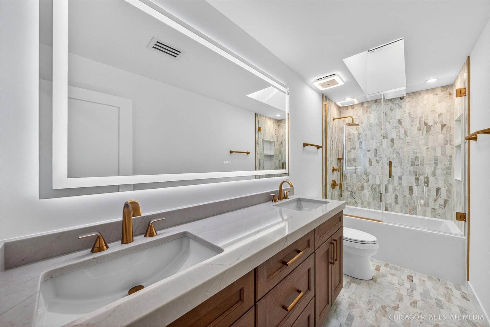 9427 Falling Waters Drive, Burr Ridge, IL 60527