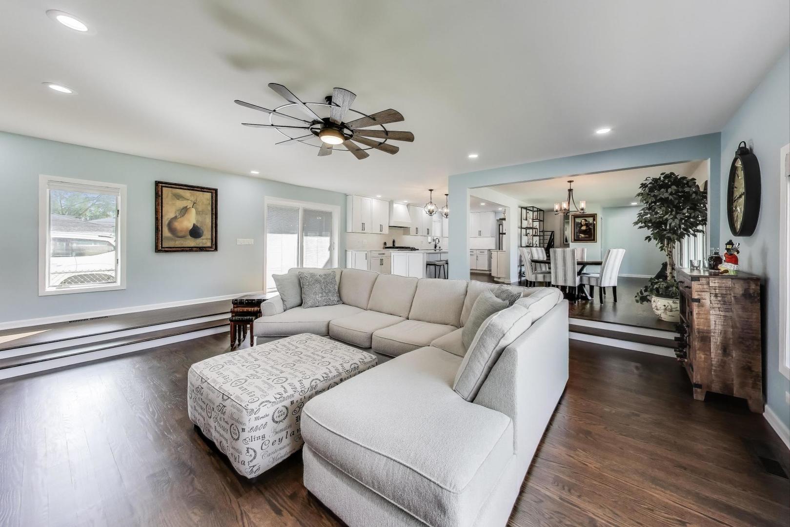 2121 W Sibley Street, Park Ridge, IL 60068