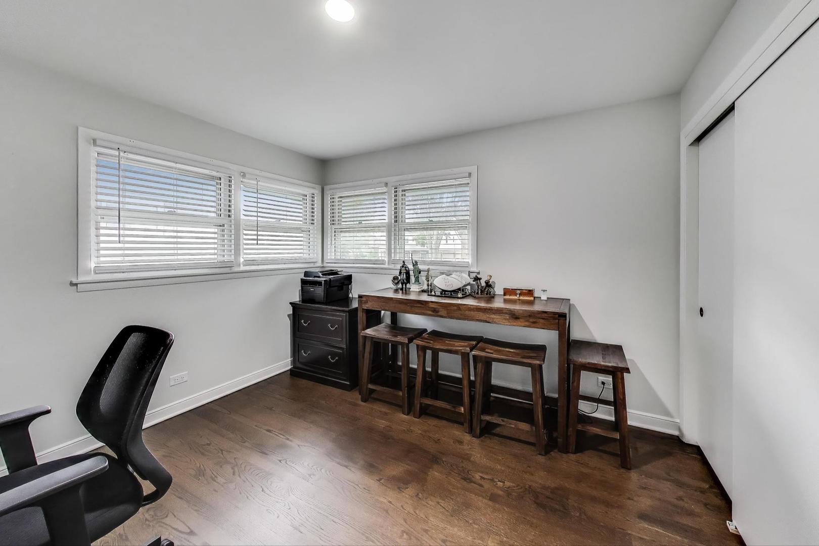 2121 W Sibley Street, Park Ridge, IL 60068