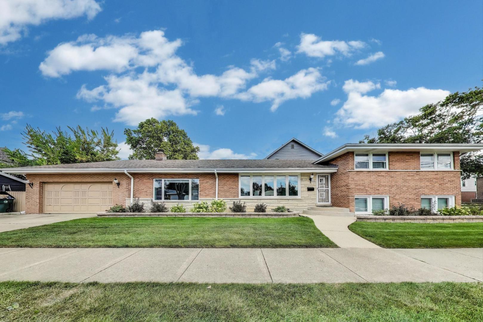 2121 W Sibley Street, Park Ridge, IL 60068