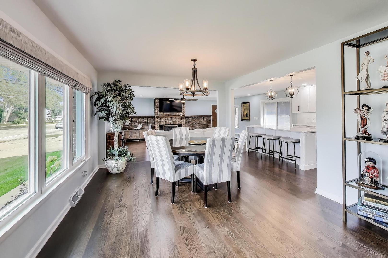 2121 W Sibley Street, Park Ridge, IL 60068