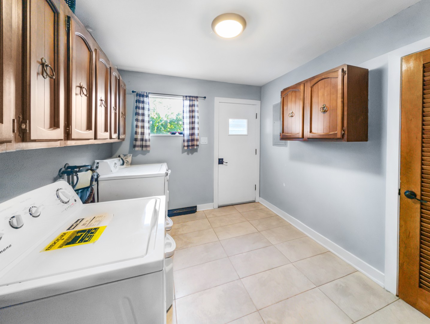 417 W Terrace Street, Villa Park, IL 60181