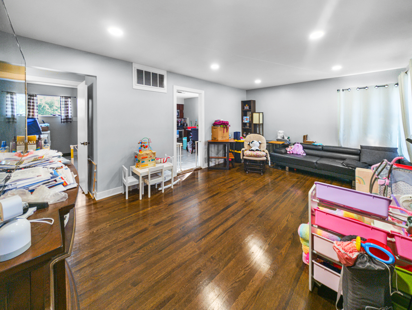 417 W Terrace Street, Villa Park, IL 60181