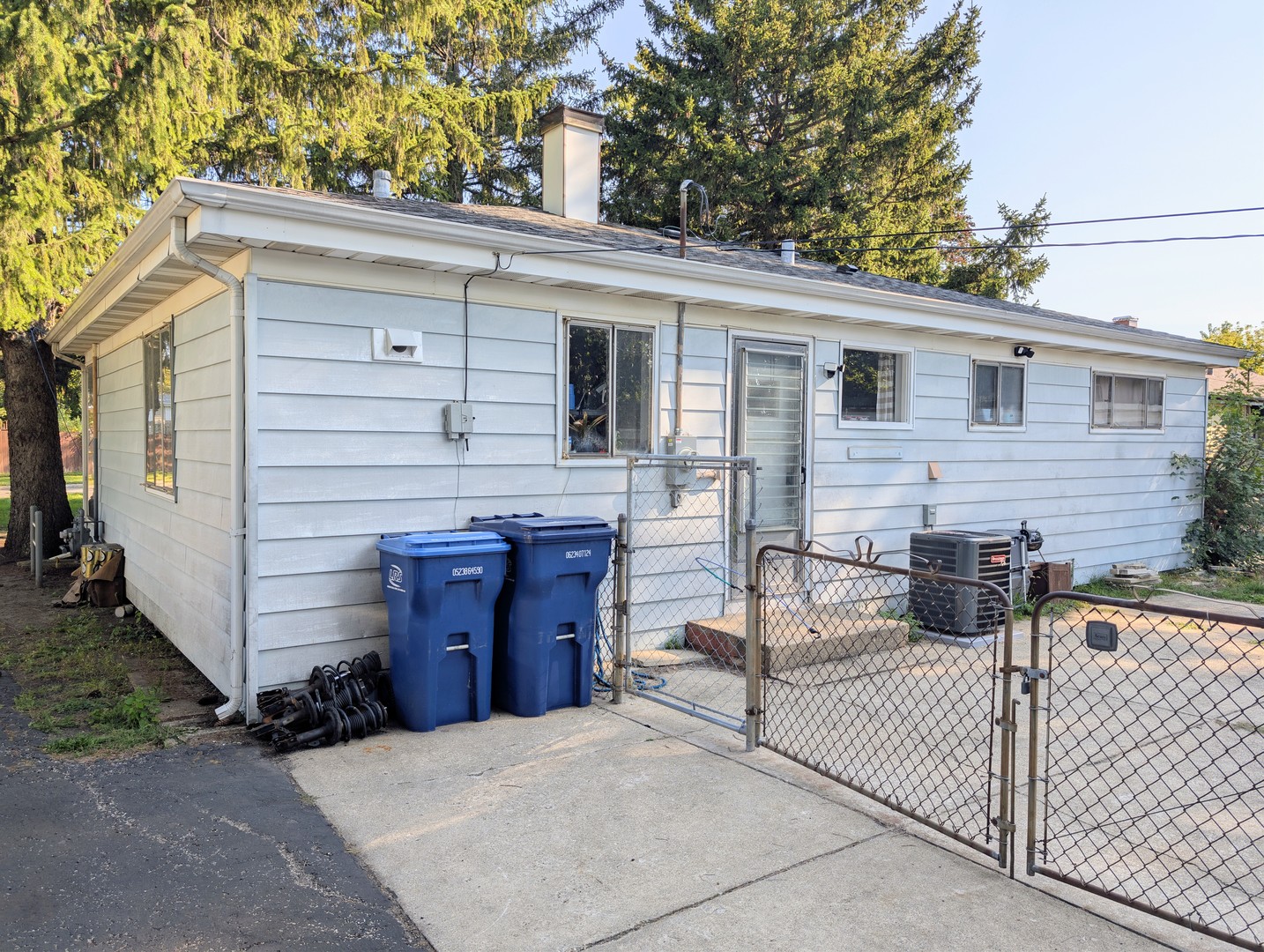 417 W Terrace Street, Villa Park, IL 60181