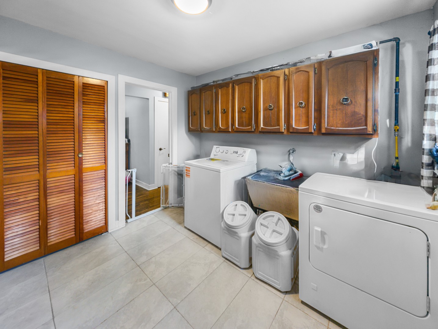 417 W Terrace Street, Villa Park, IL 60181