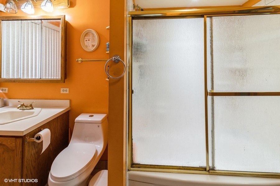 565 Flagstaff Lane, Hoffman Estates, IL 60169