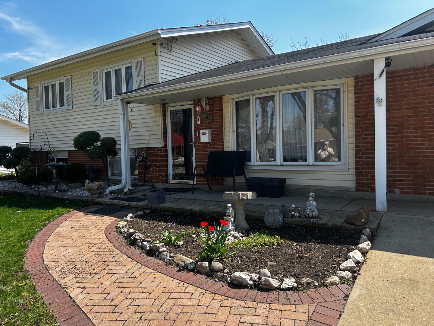 565 Flagstaff Lane, Hoffman Estates, IL 60169