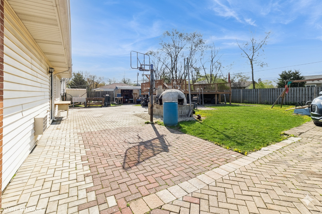 565 Flagstaff Lane, Hoffman Estates, IL 60169