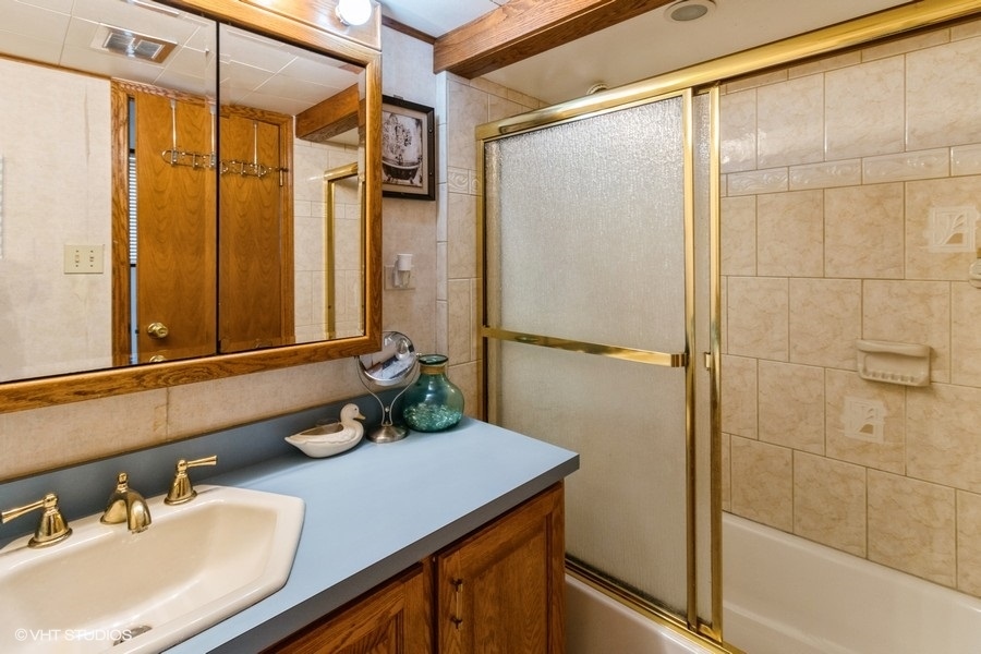 565 Flagstaff Lane, Hoffman Estates, IL 60169