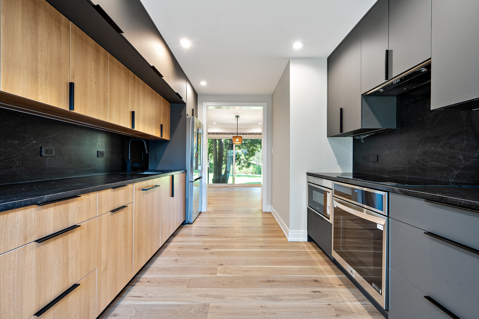 1891 Mission Hills Lane, Northbrook, IL 60062