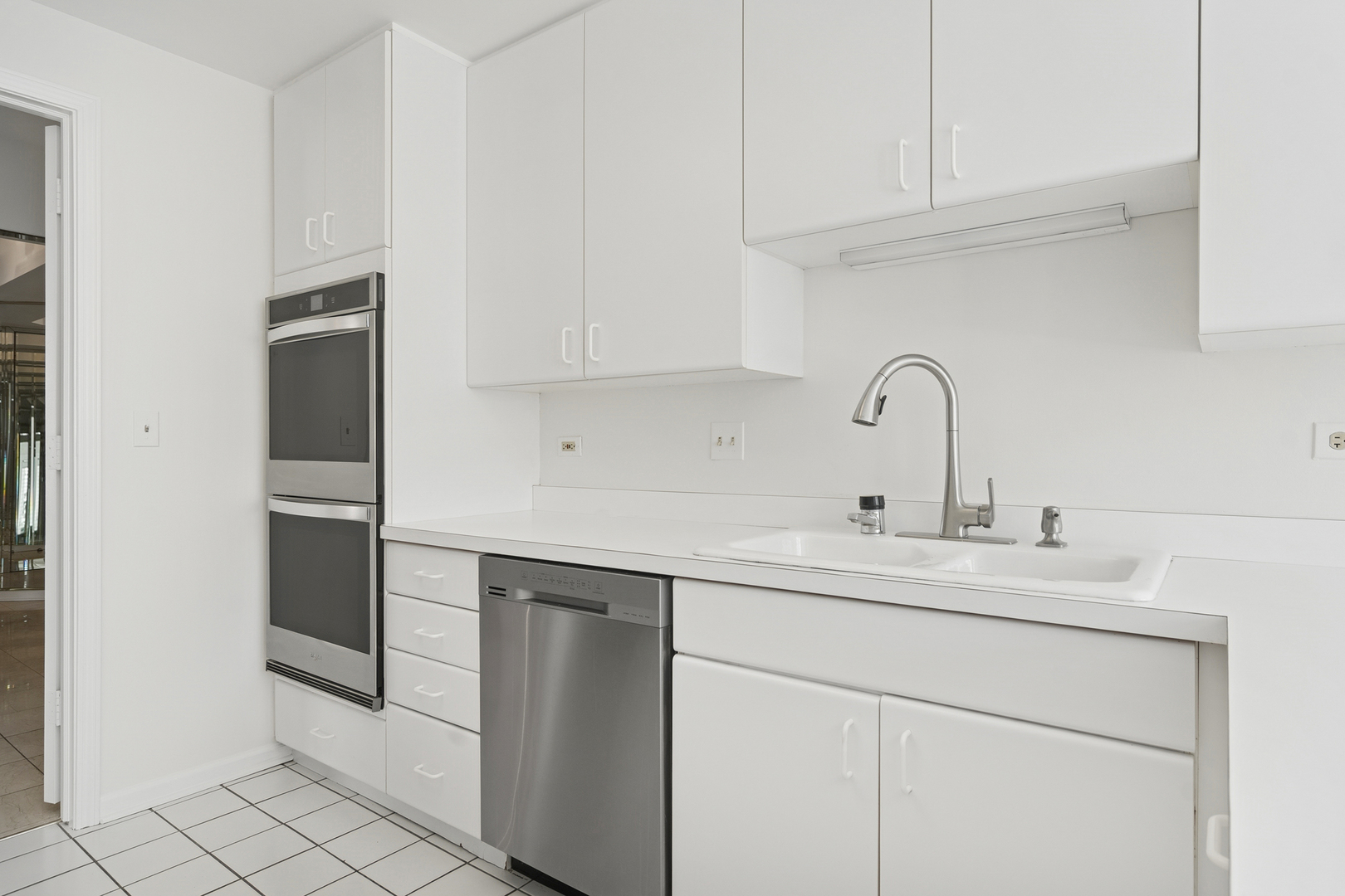 4545 W Touhy Avenue #511E, Lincolnwood, IL 60712