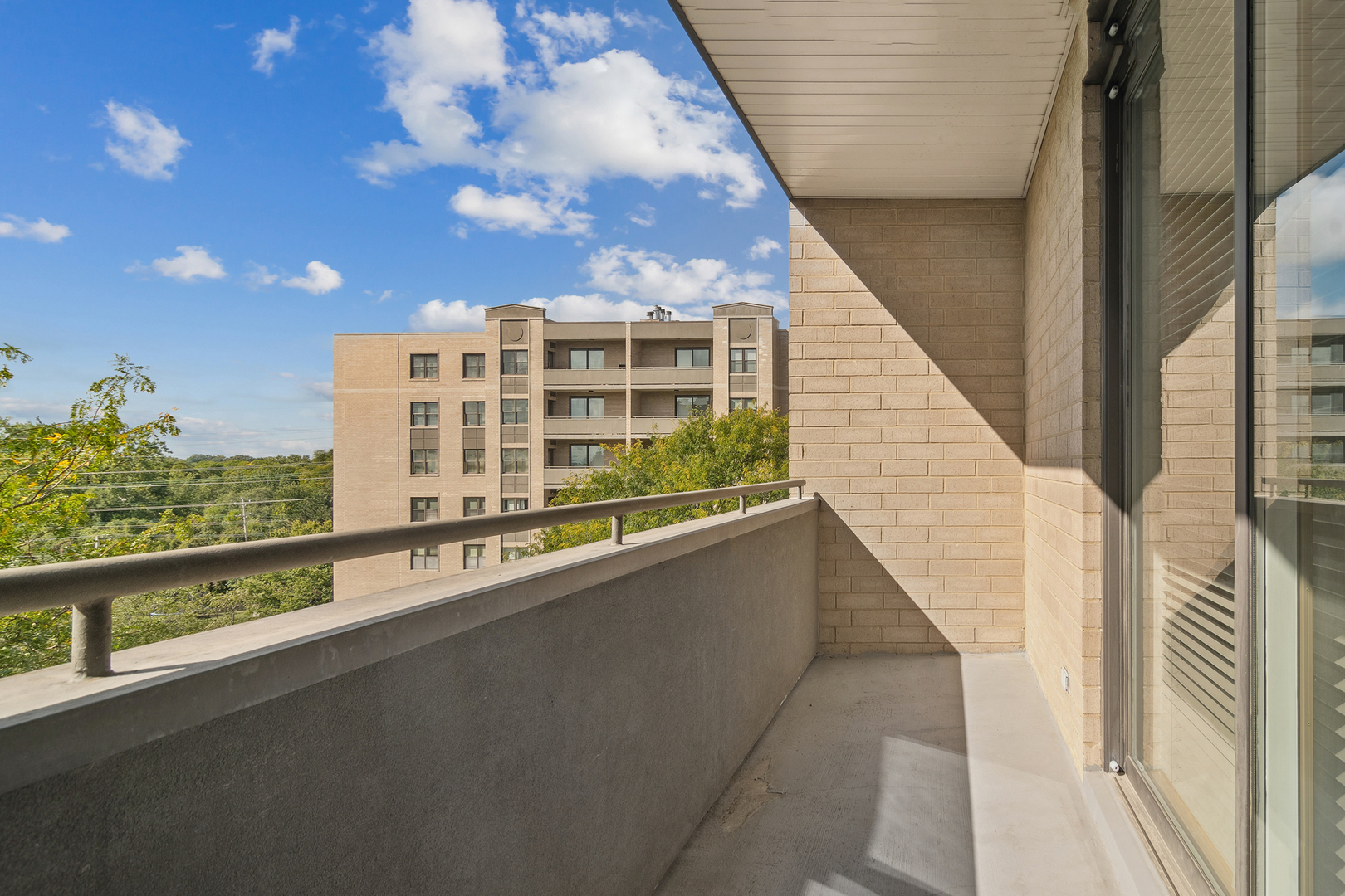 4545 W Touhy Avenue #511E, Lincolnwood, IL 60712