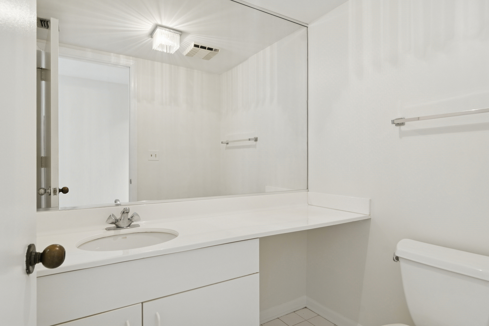 4545 W Touhy Avenue #511E, Lincolnwood, IL 60712