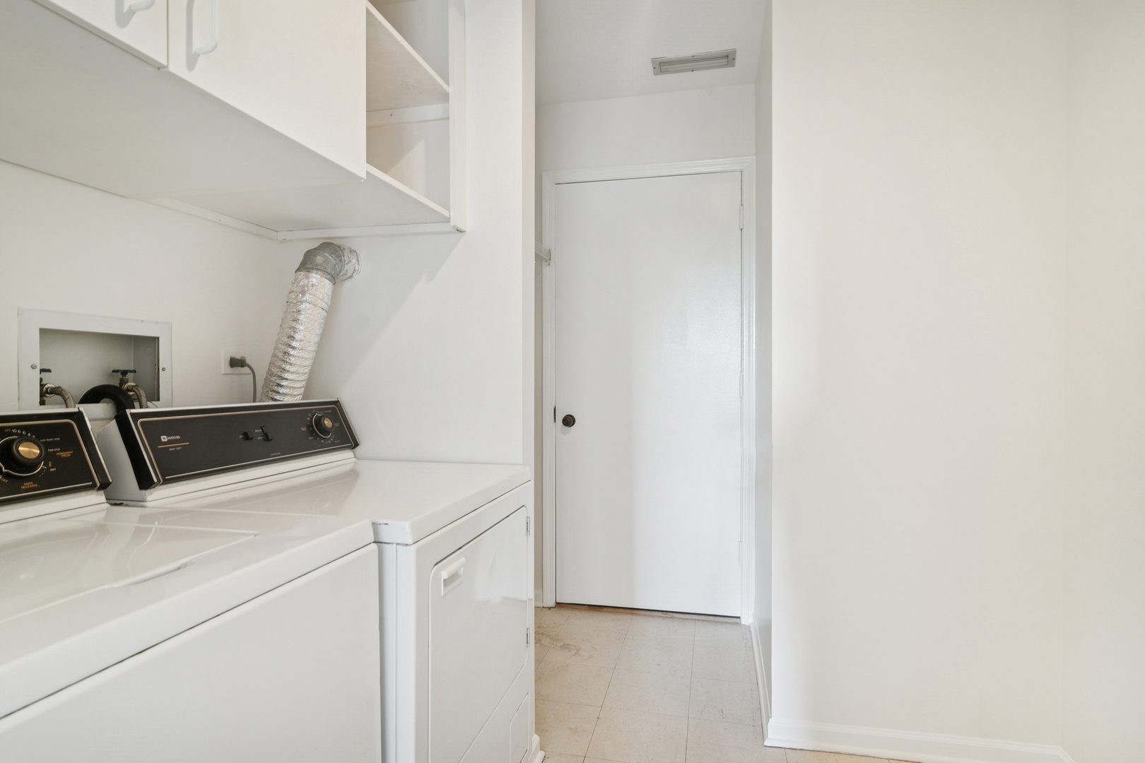 4545 W Touhy Avenue #511E, Lincolnwood, IL 60712