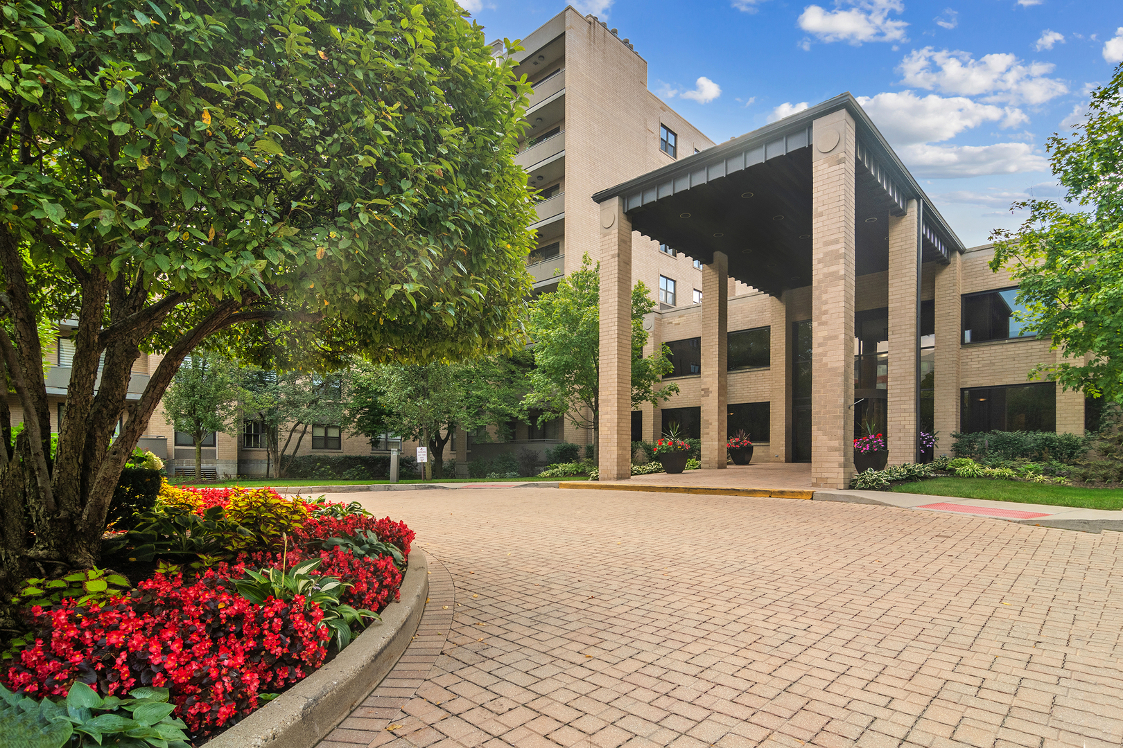 4545 W Touhy Avenue #511E, Lincolnwood, IL 60712